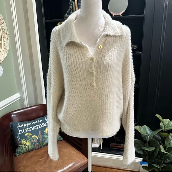 TopShop White Fuzzy Sweater Size M - Picture 1 of 11